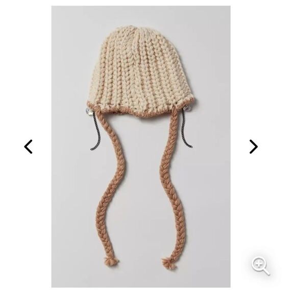 Urban Outfitters Accessories - Urban Outfitters Luna Chunky Charm Beanie NWT - Ivory